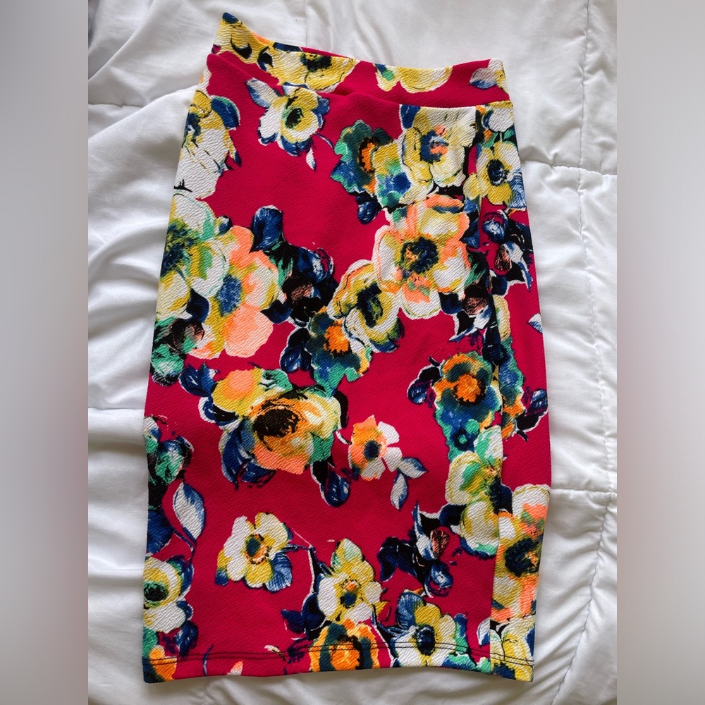 TOP 10 Pink Pencil Skirt With Floral Design